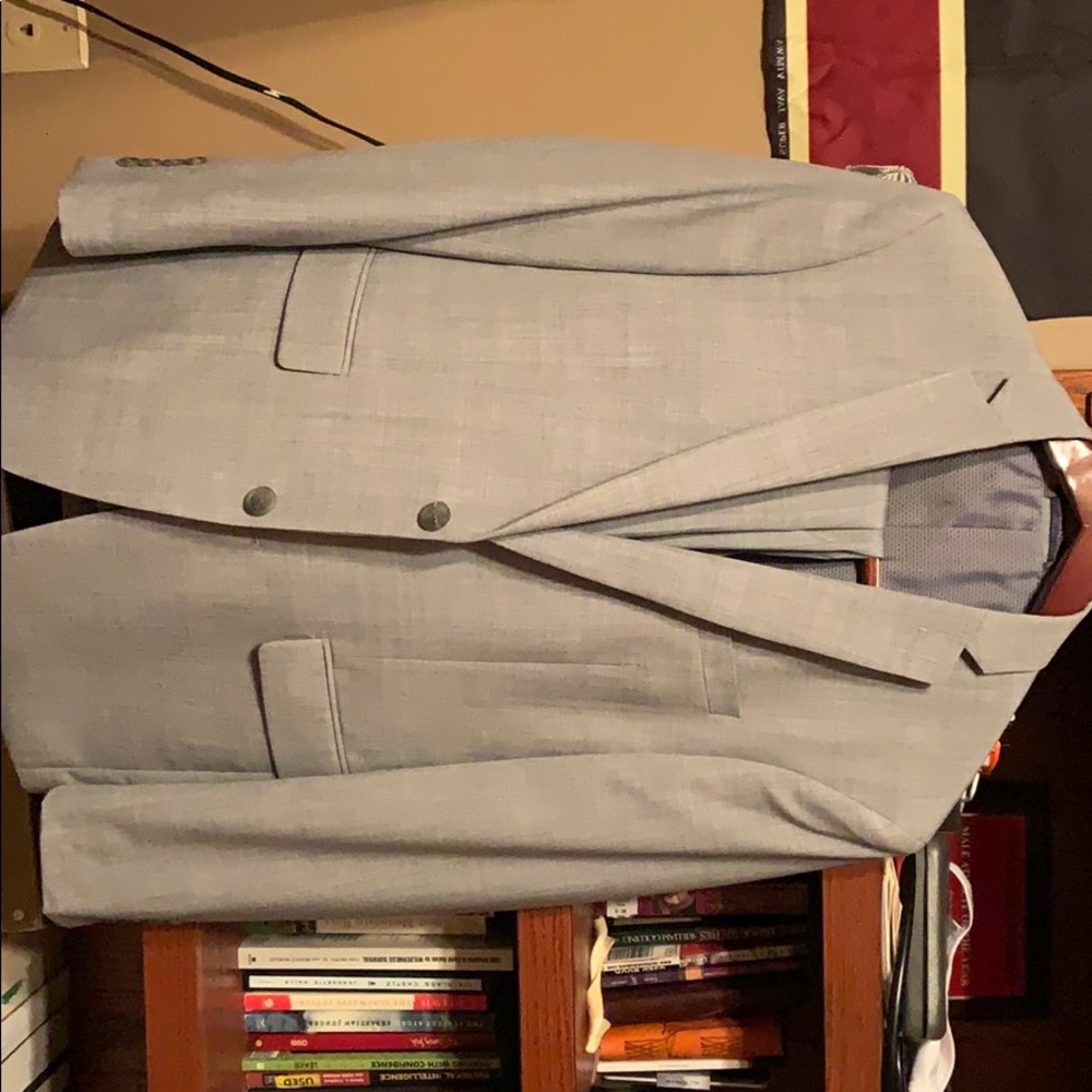 Bar III Men’s grey suit w/ pants